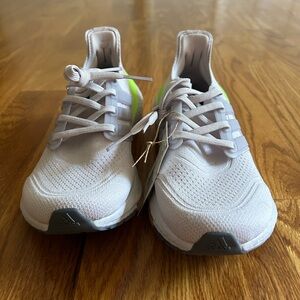 adidas White Athletic Shoes with Breathable Knit Fabric and Cushioned Sole